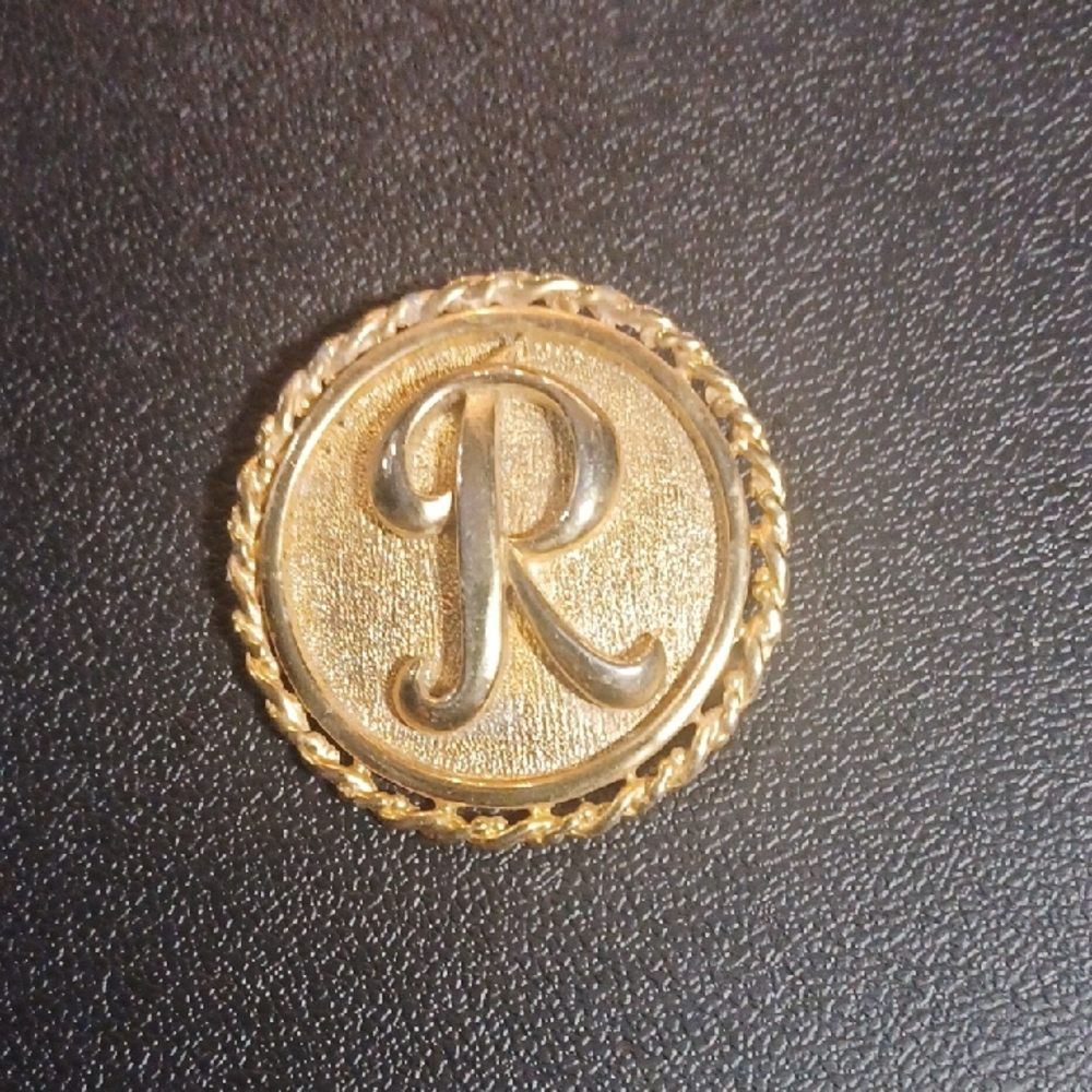 Beautiful Letter R IS 2 Inch Round  Faux Gold Initial Brooch